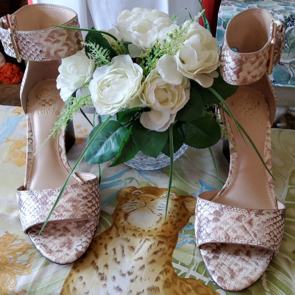 Vince camuto Snake Print